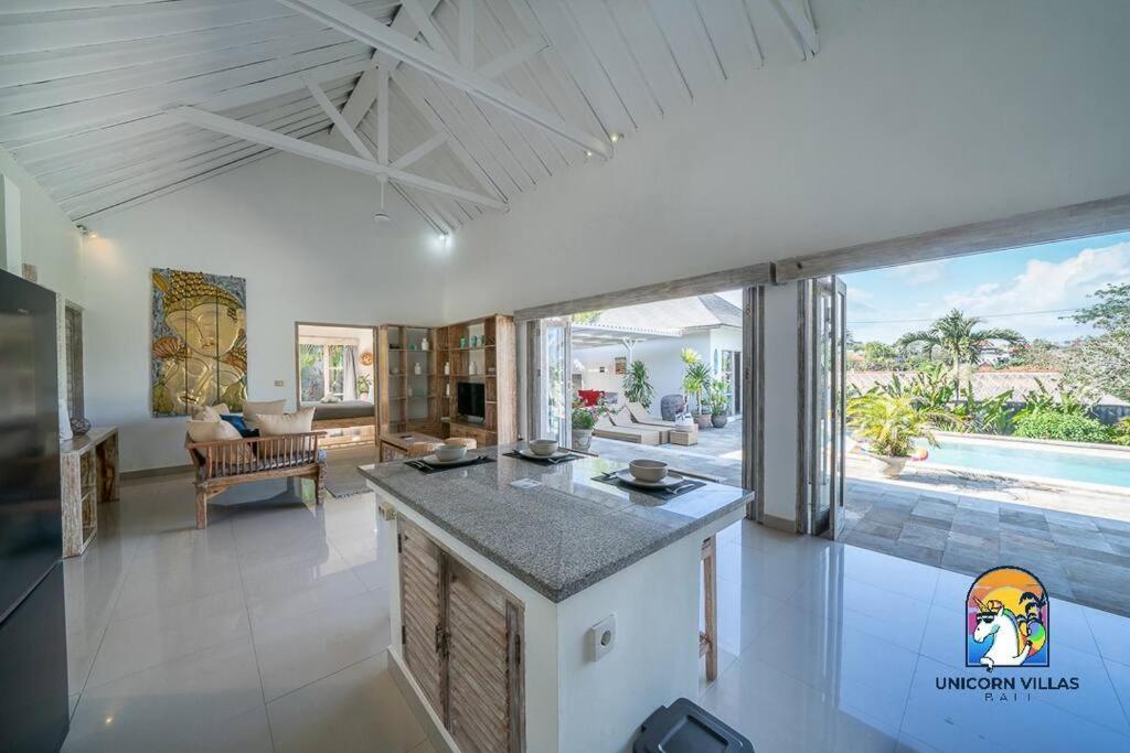 Villa Eva - By Unicorn Villas Bali อูลูวาตู ภายนอก รูปภาพ