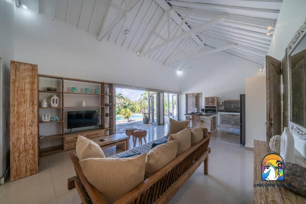Villa Eva - By Unicorn Villas Bali อูลูวาตู ภายนอก รูปภาพ