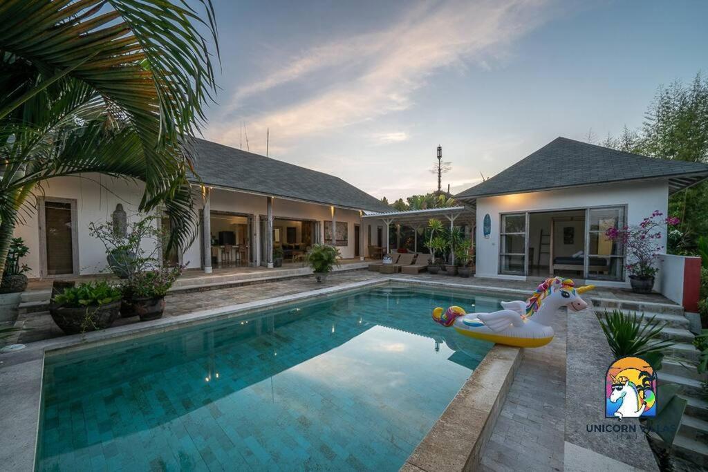 Villa Eva - By Unicorn Villas Bali อูลูวาตู ภายนอก รูปภาพ
