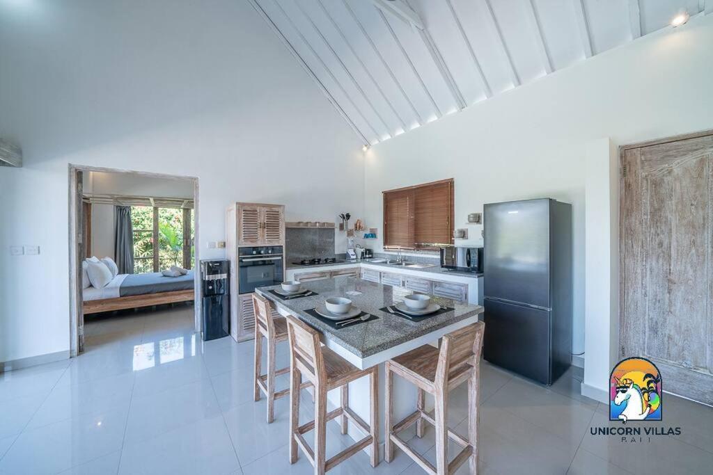 Villa Eva - By Unicorn Villas Bali อูลูวาตู ภายนอก รูปภาพ