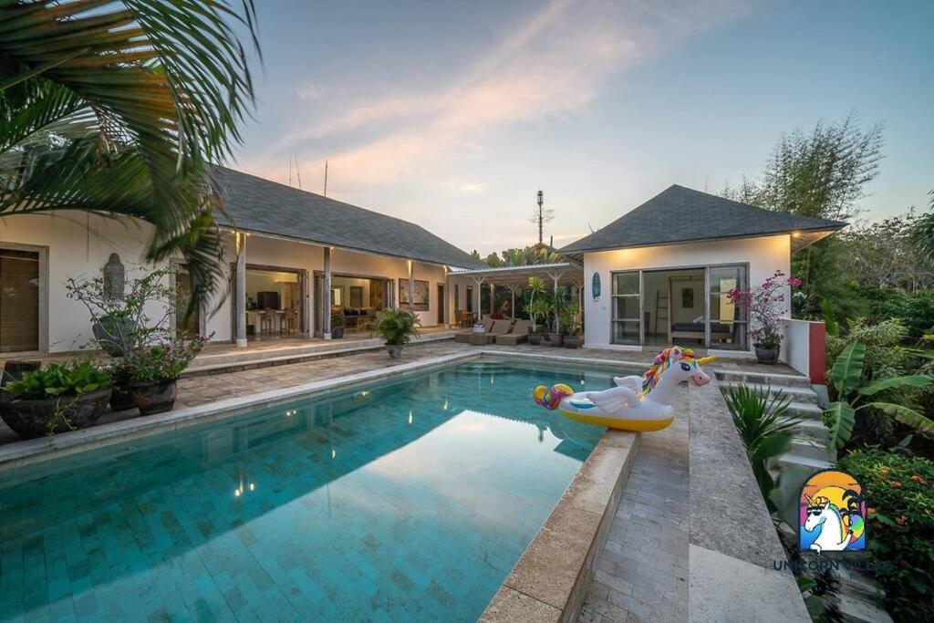 Villa Eva - By Unicorn Villas Bali อูลูวาตู ภายนอก รูปภาพ
